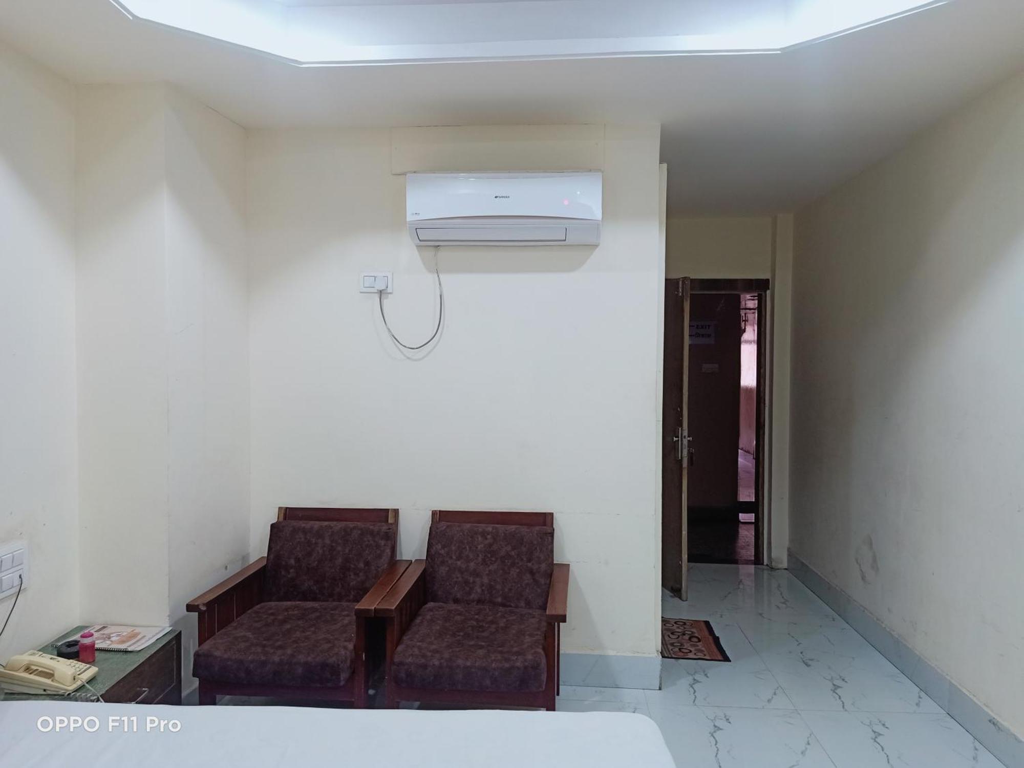 Hotel Ambassador Inn قاليور المظهر الخارجي الصورة