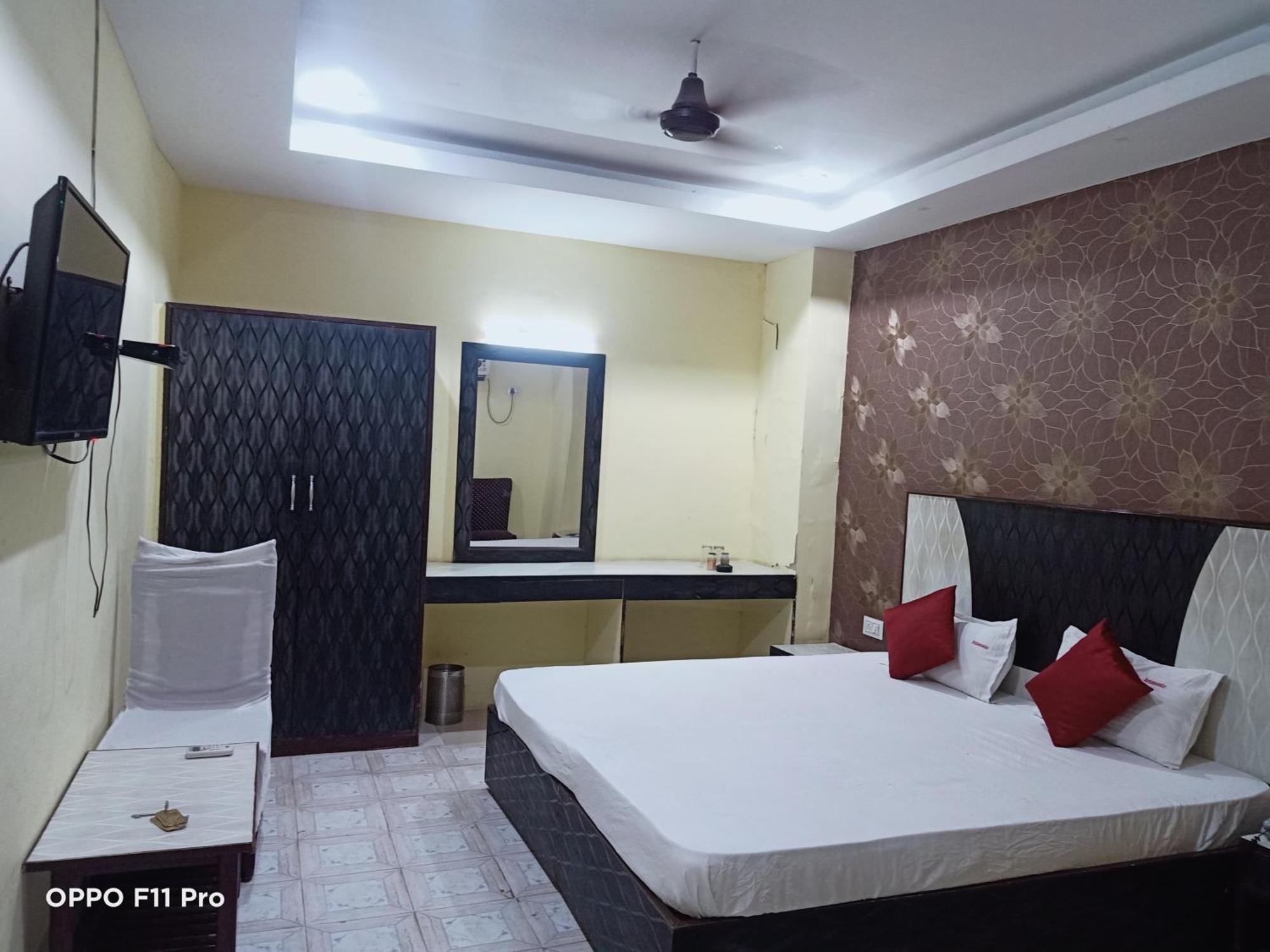 Hotel Ambassador Inn قاليور المظهر الخارجي الصورة