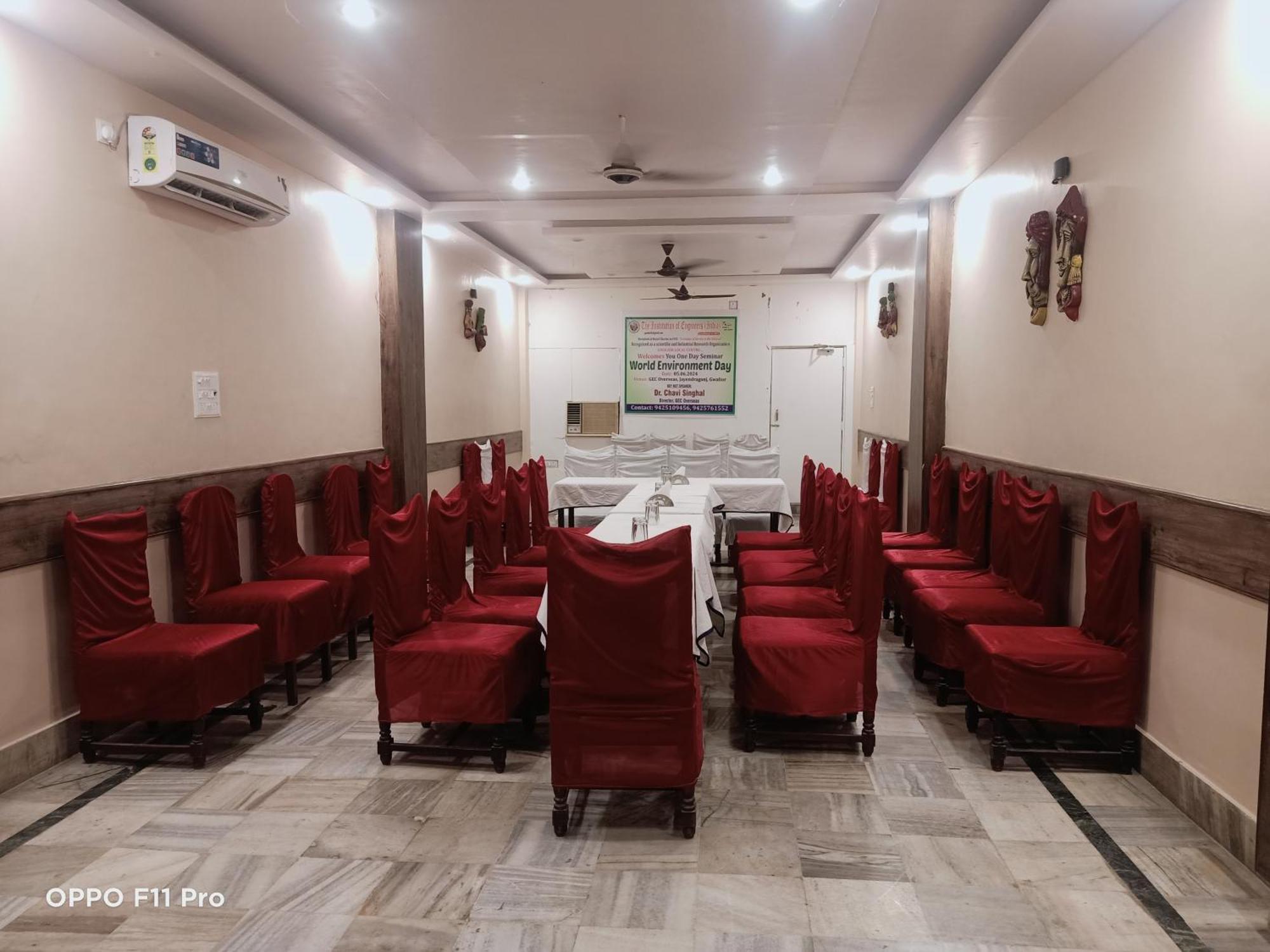 Hotel Ambassador Inn قاليور المظهر الخارجي الصورة