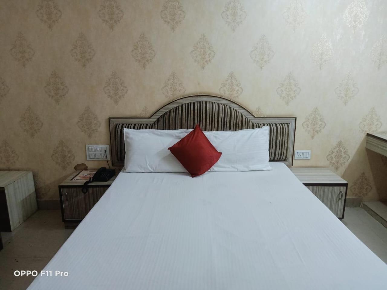 Hotel Ambassador Inn قاليور المظهر الخارجي الصورة
